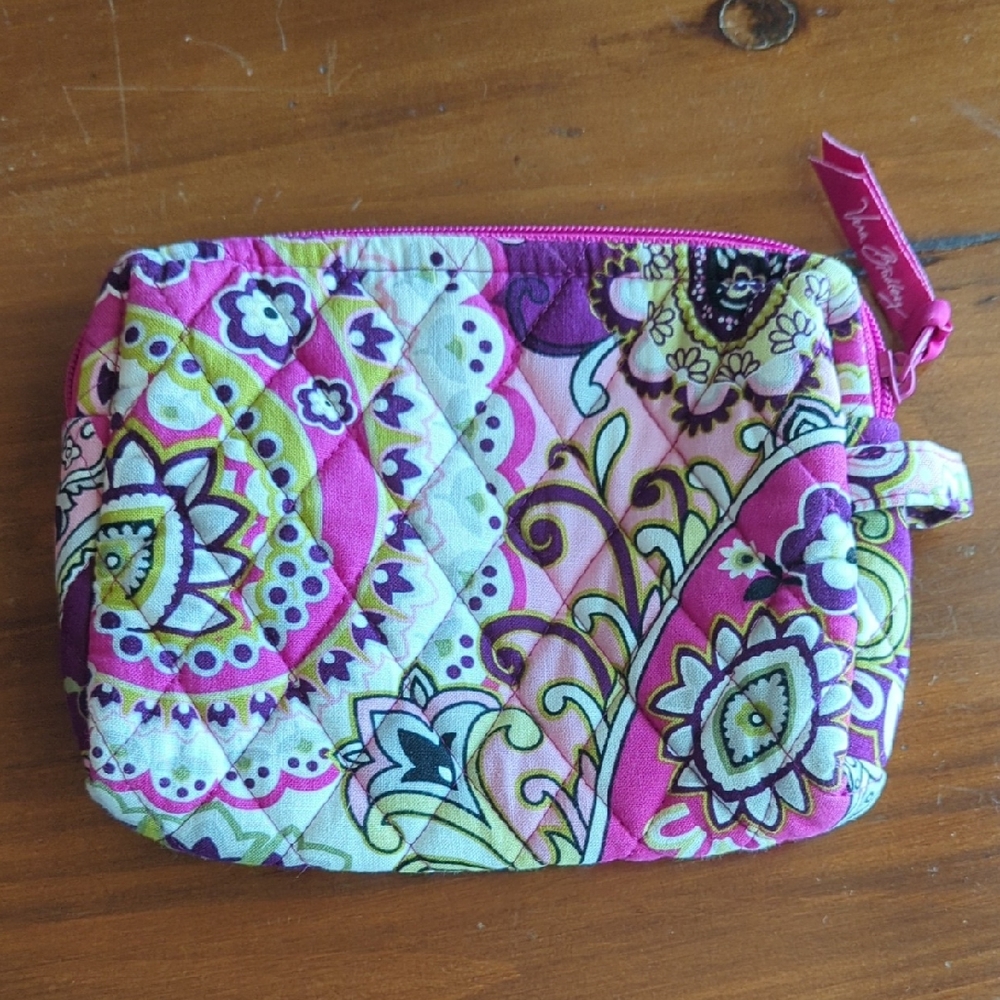 LIKE NEW Vera Bradley Very Berry Paisley Small Cosmetic Case